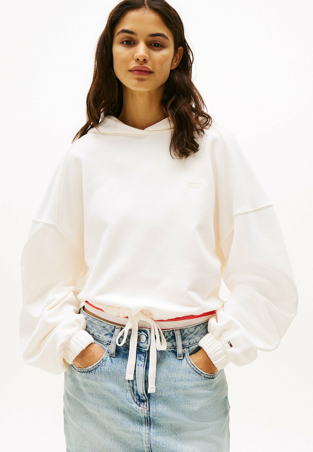 

Толстовка LOGO BOXY CROPPED Tommy Jeans, белый