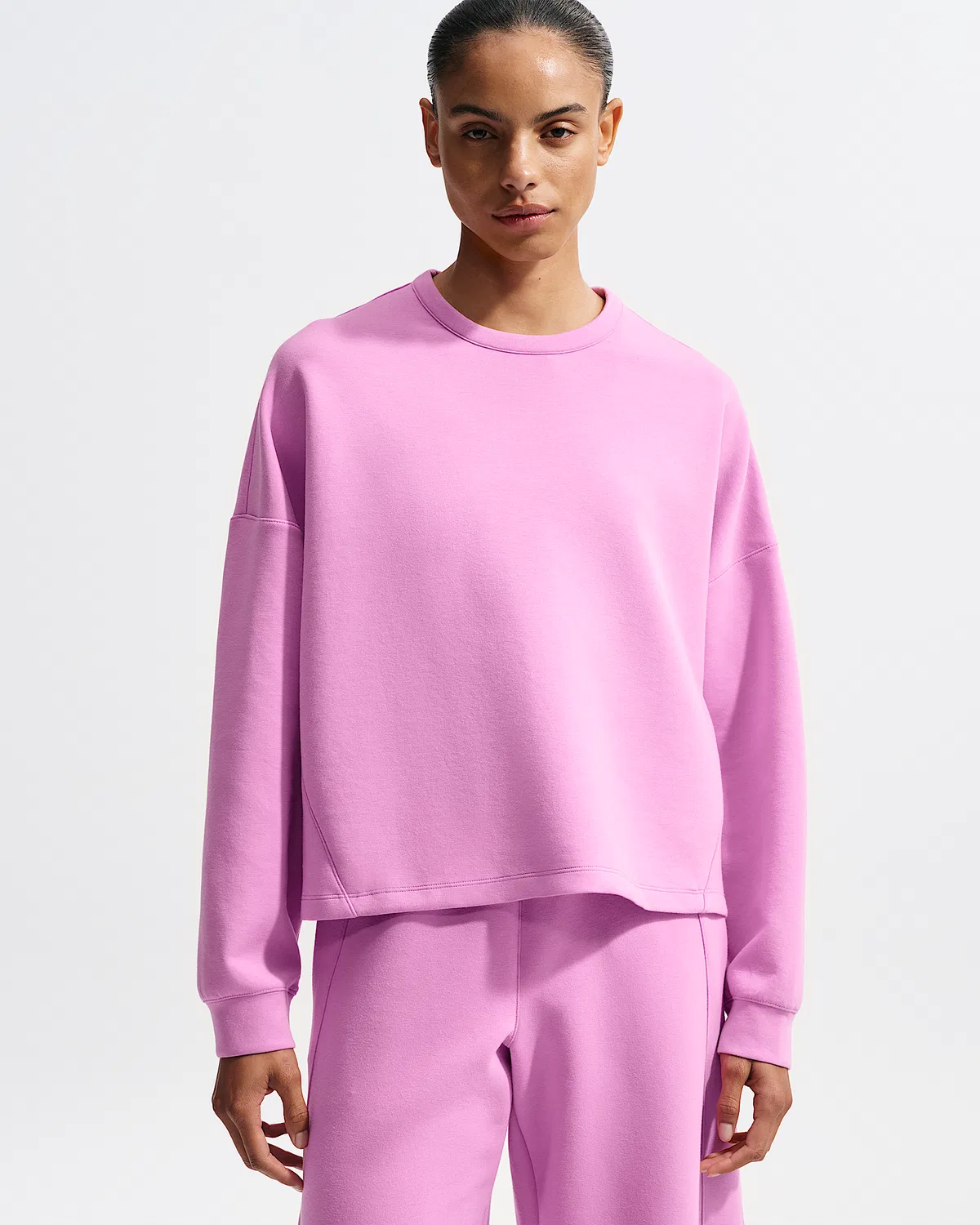 Женская футболка Nike 24.7 ImpossiblySoft Dri-FIT Oversized с круглым вырезом, Light Magenta/Desert Berry