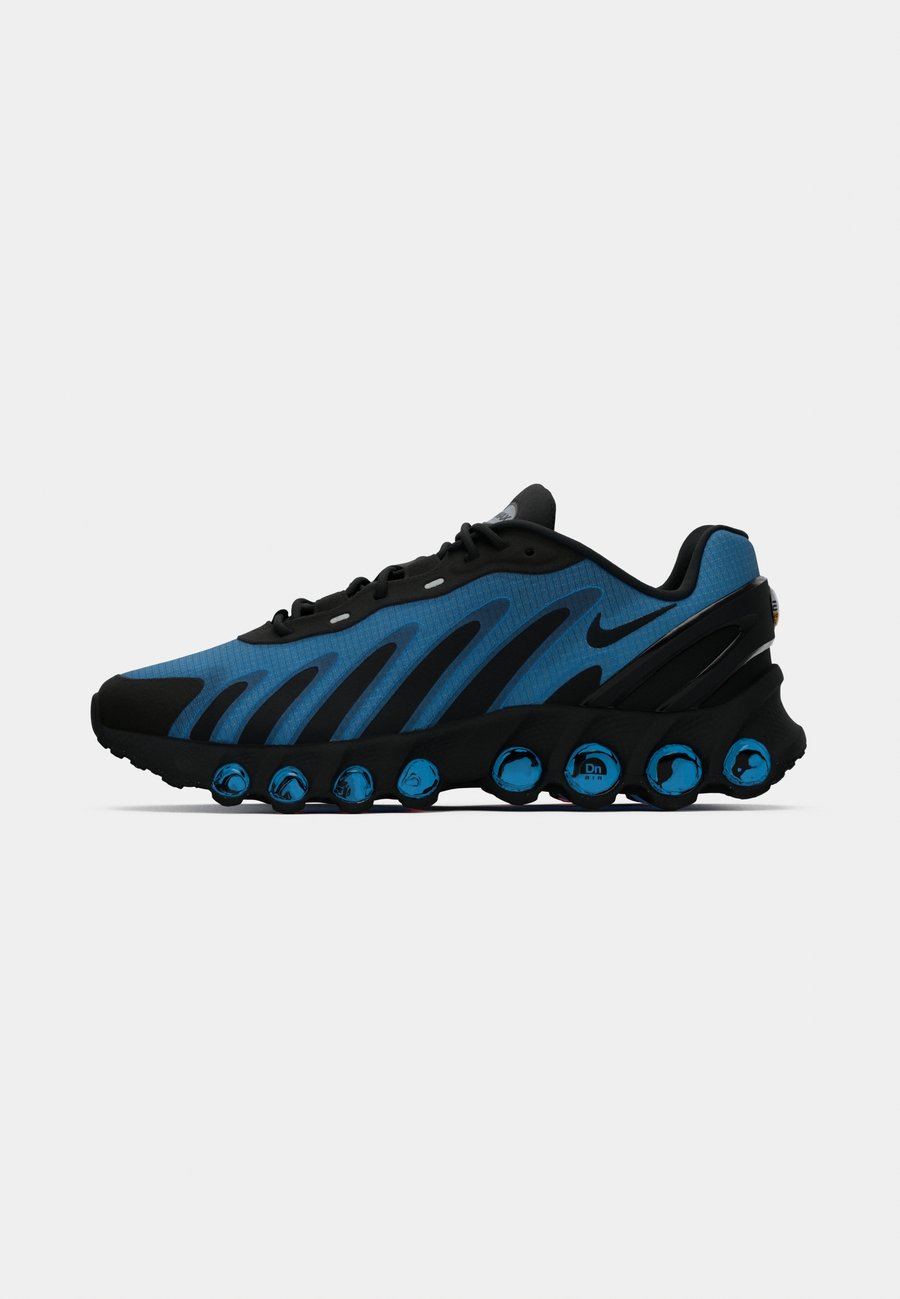 Кроссовки Nike Sportswear AIR MAX DN8 SE, Photo Blue/Black/Vivid Orange/Blue — фото 2
