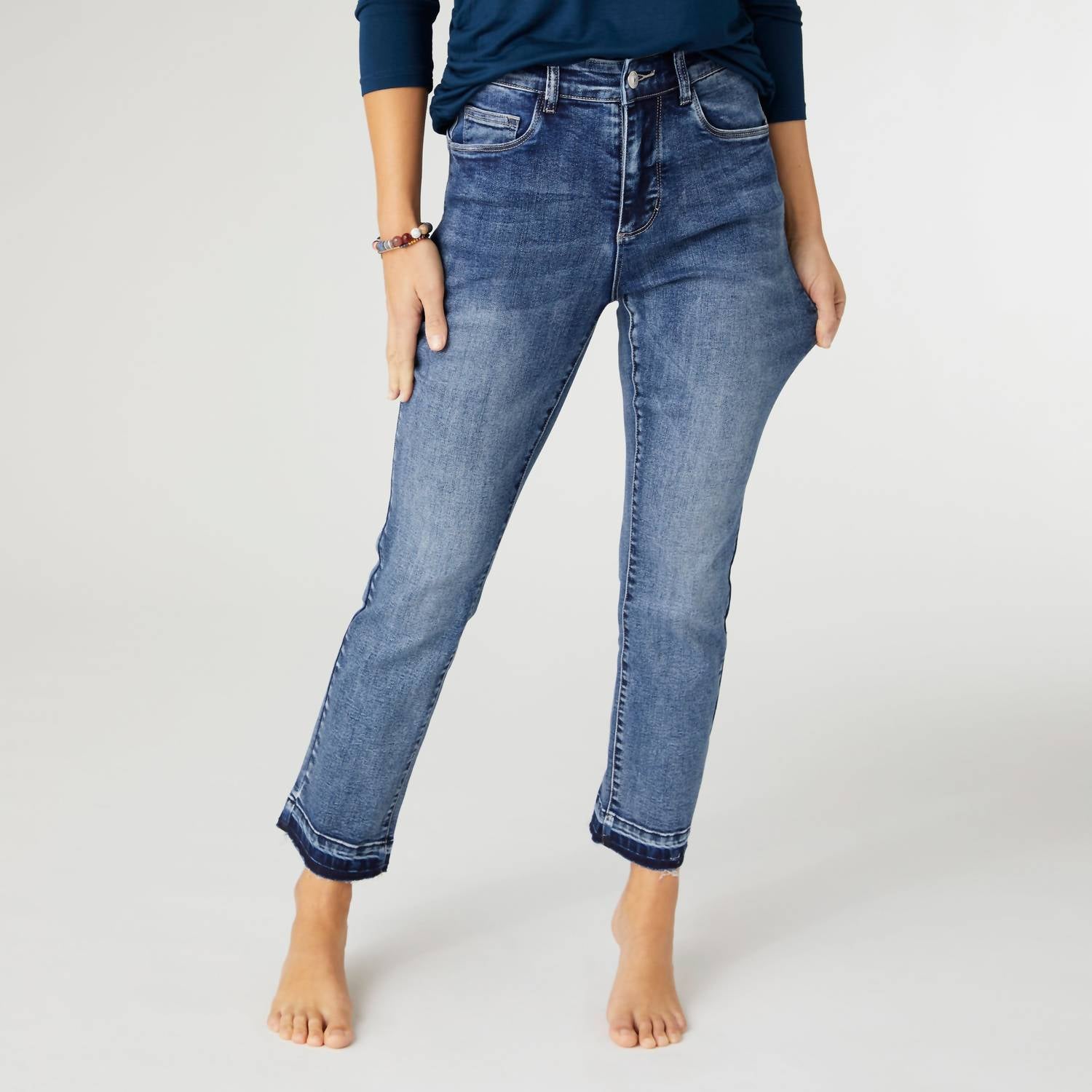 

Джинсы Everstretch Straight Ankle Jeans из денима средней длины COCO + CARMEN, цвет medium denim