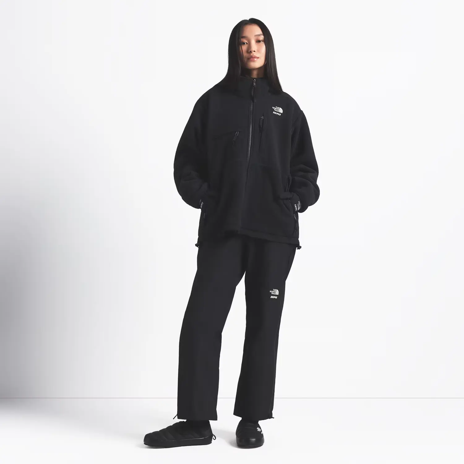 X SKIMS DENALI FW25 Флисовая одежда Unisex THE NORTH FACE, sk onyx — фото 3