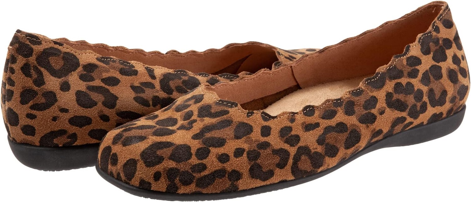 

Туфли на плоской подошве Trotters Sabine, цвет Tan Cheetah