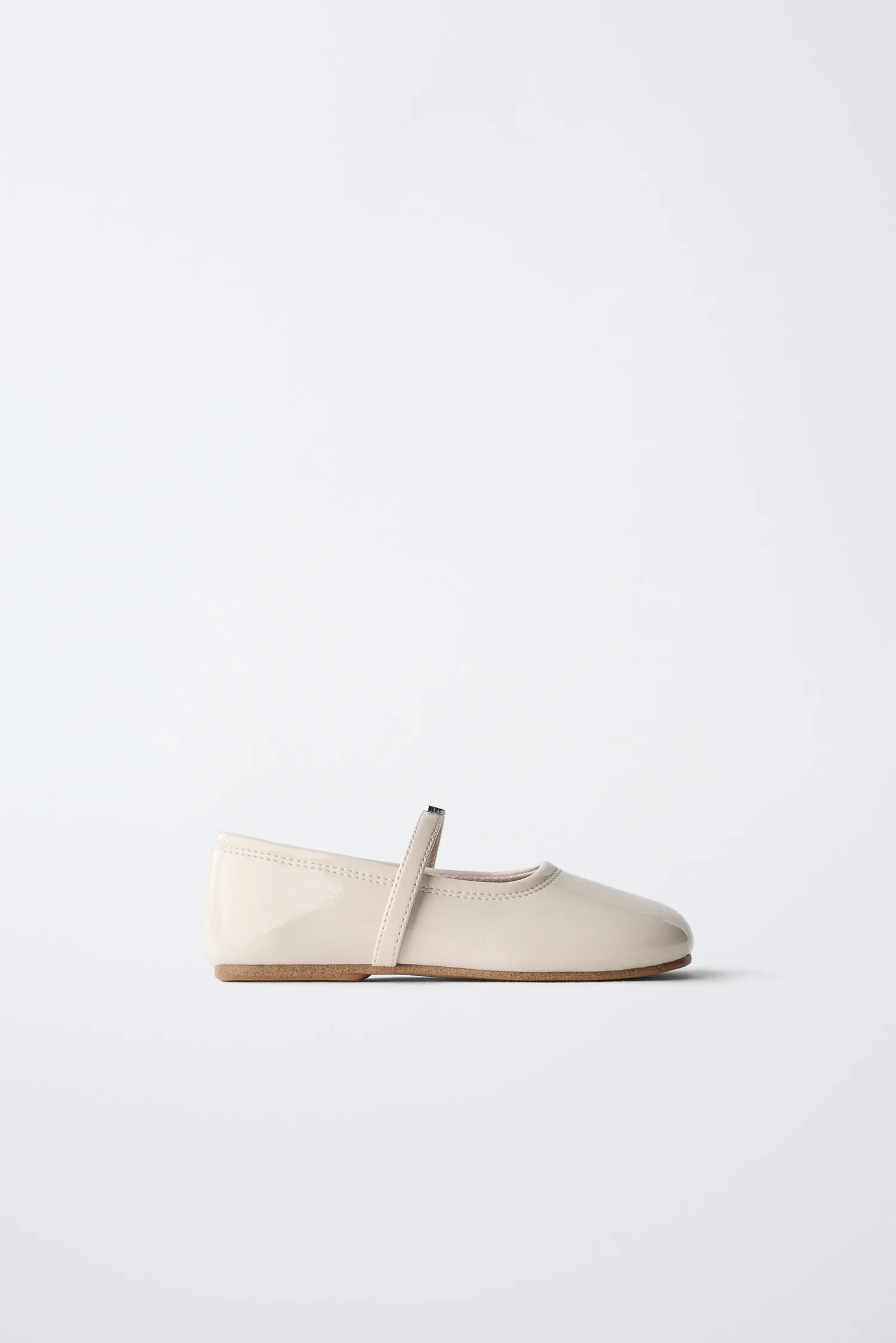 Лакированные балетки с сердечком Zara, экрю/белый