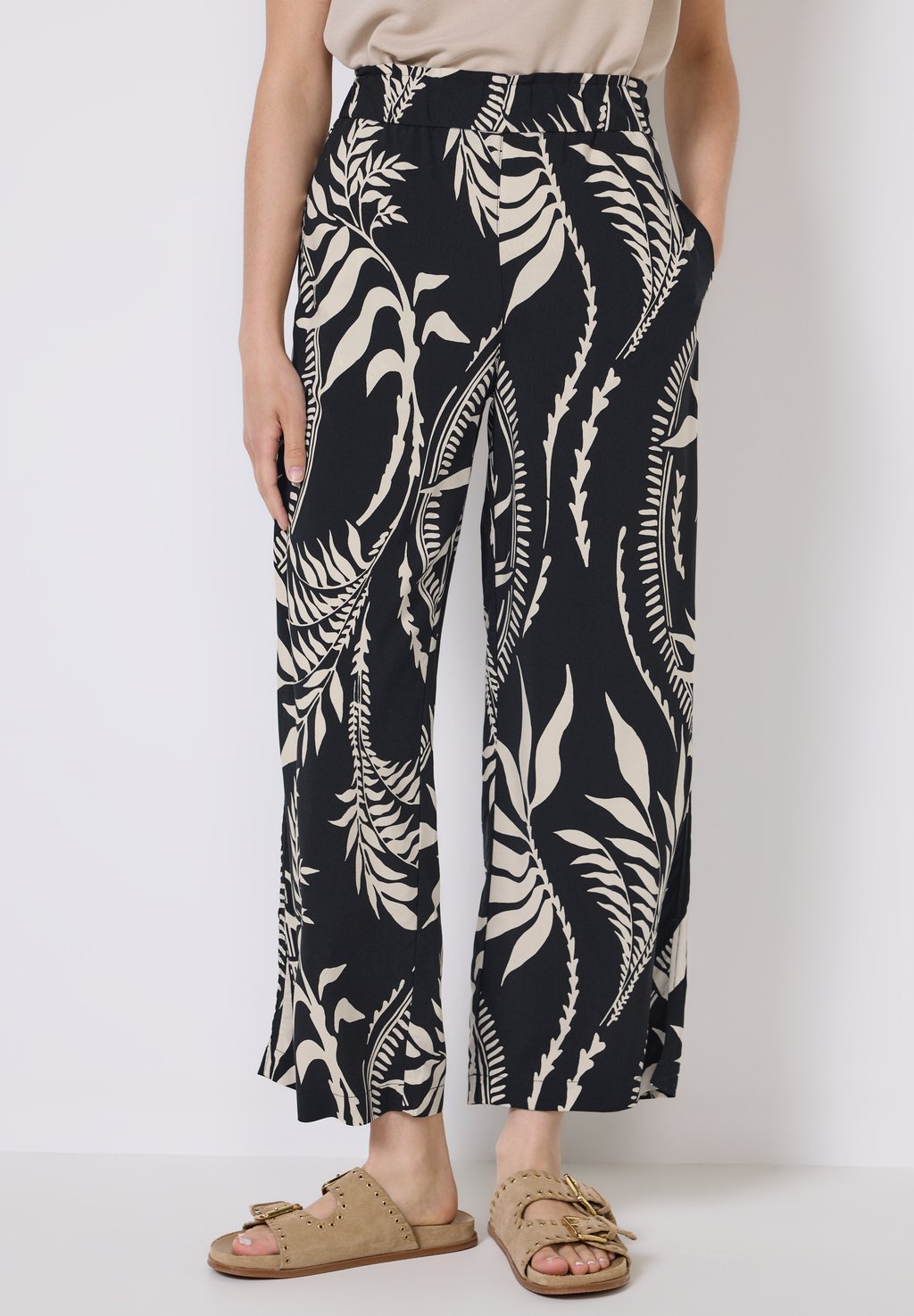 

Брюки GEMUSTERTE Street One Studio, черный