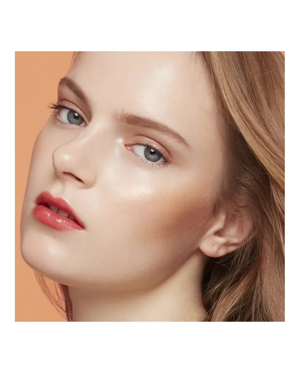 Осветляющий корректор для лица Luminizing Face Enhancer Clé De Peau Beauté, 203 — фото 4
