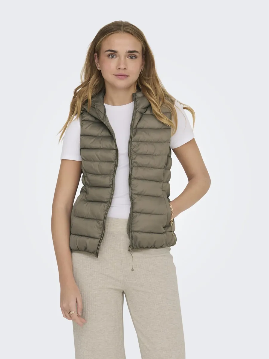 

Only стеганый жилет "ONLNEWTAHOE HOOD WAISTCOAT OTW NOOS", цвет Walnut