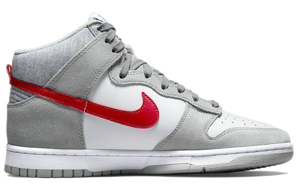 Кроссовки Nike Dunk High SE 'Athletic Club - Light Smoke Grey Gym Red', серый — фото 2