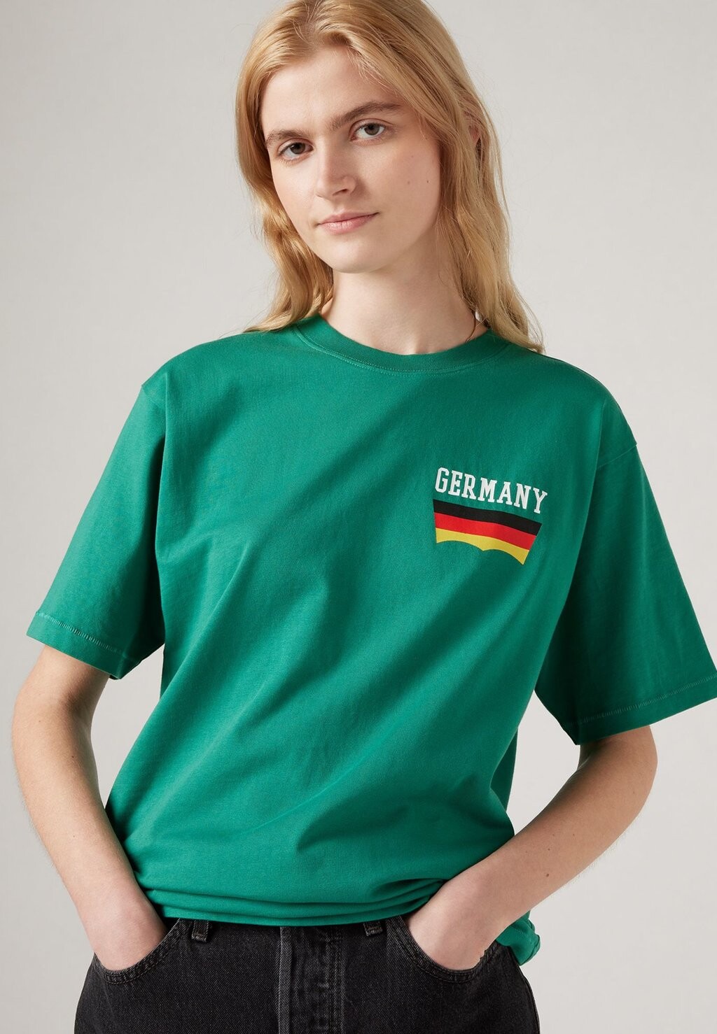 

Принт на футболке Football Fan Tee Unisex Levi's, зеленый