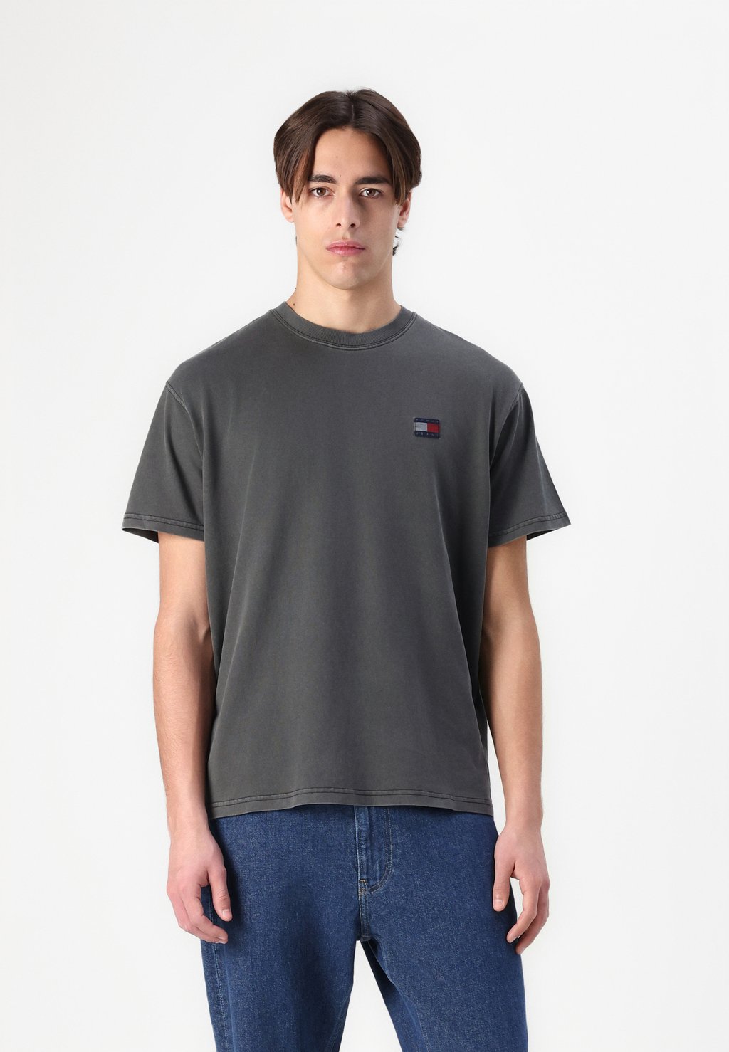 

Базовая футболка LABEL TEE Tommy Jeans, черный