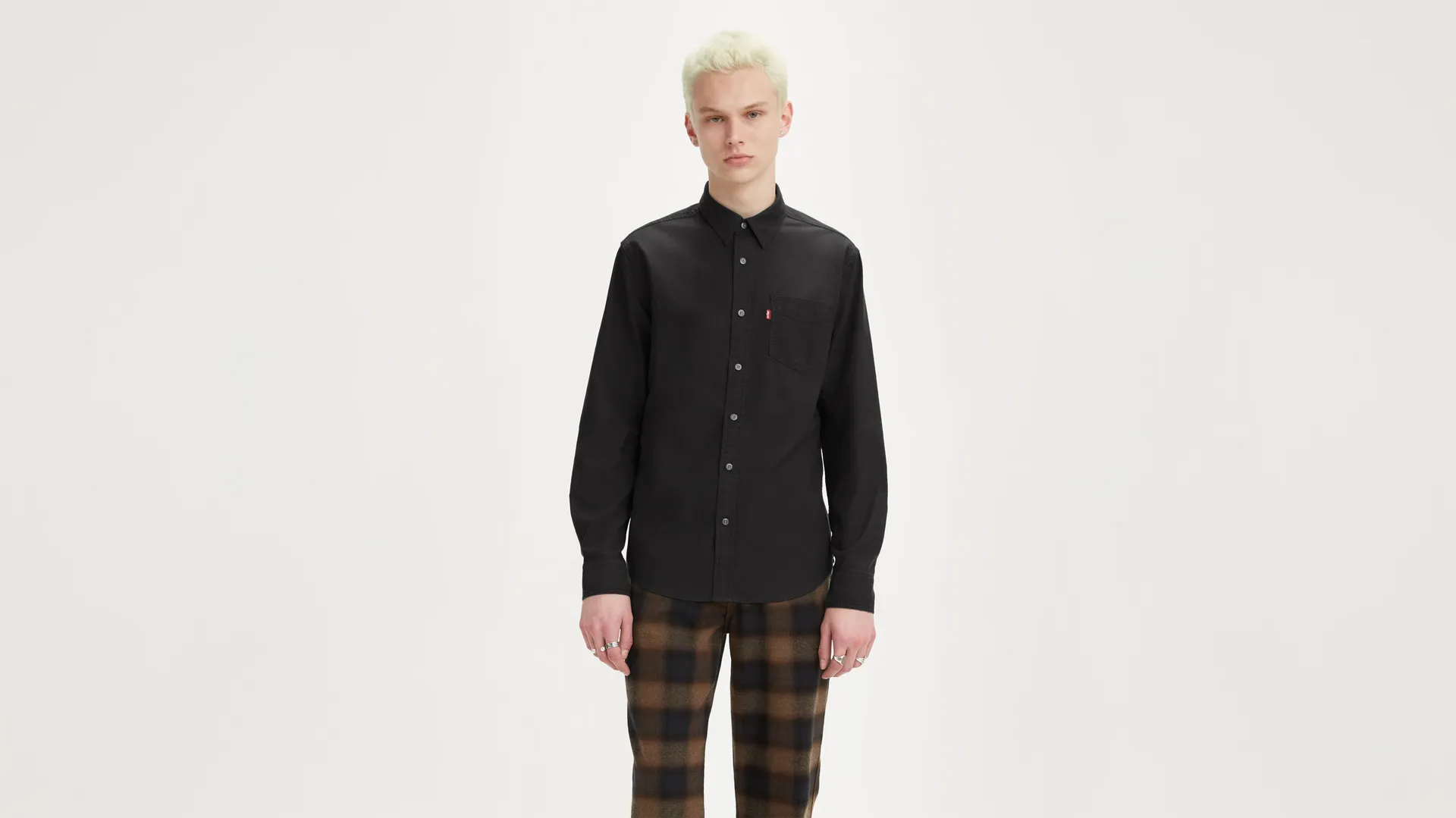 

Классическая рубашка стандартного кроя с одним карманом Levi's, цвет Caviar - Black