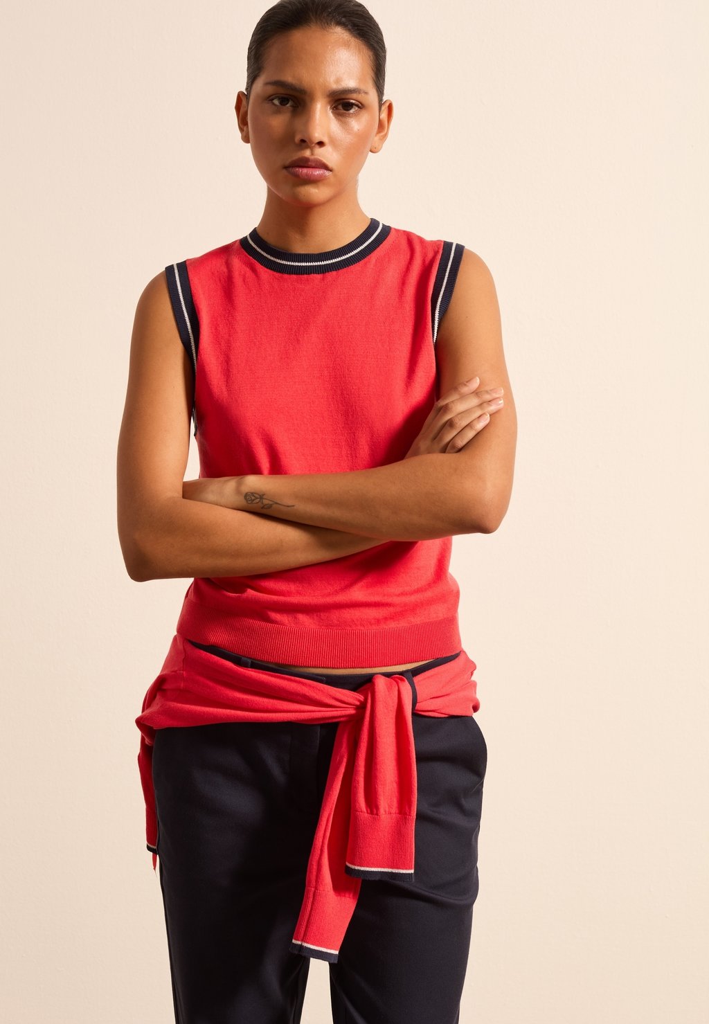 

Топ Stefanel, красный