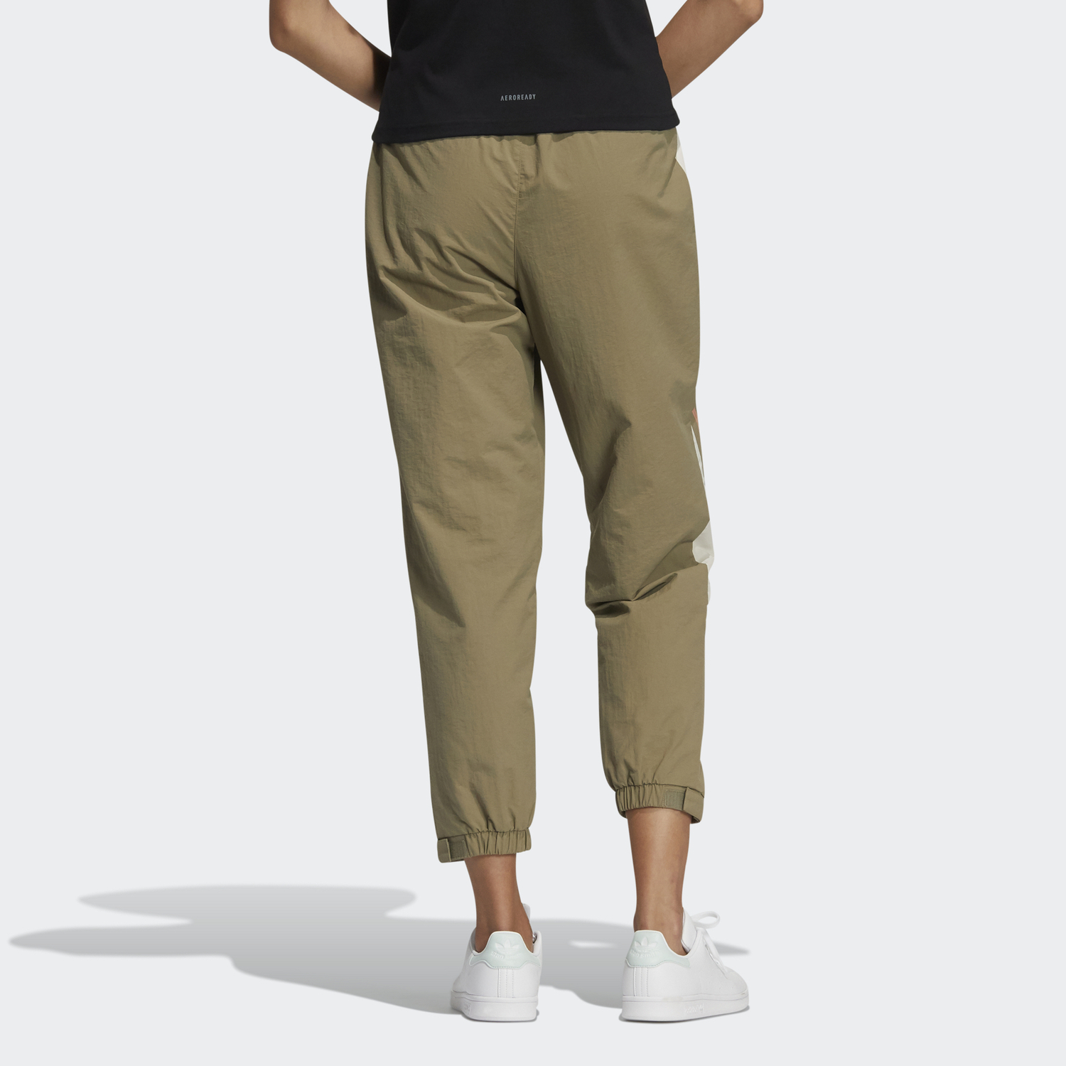 Женские спортивные брюки оливковые Adidas Neo — фото 4