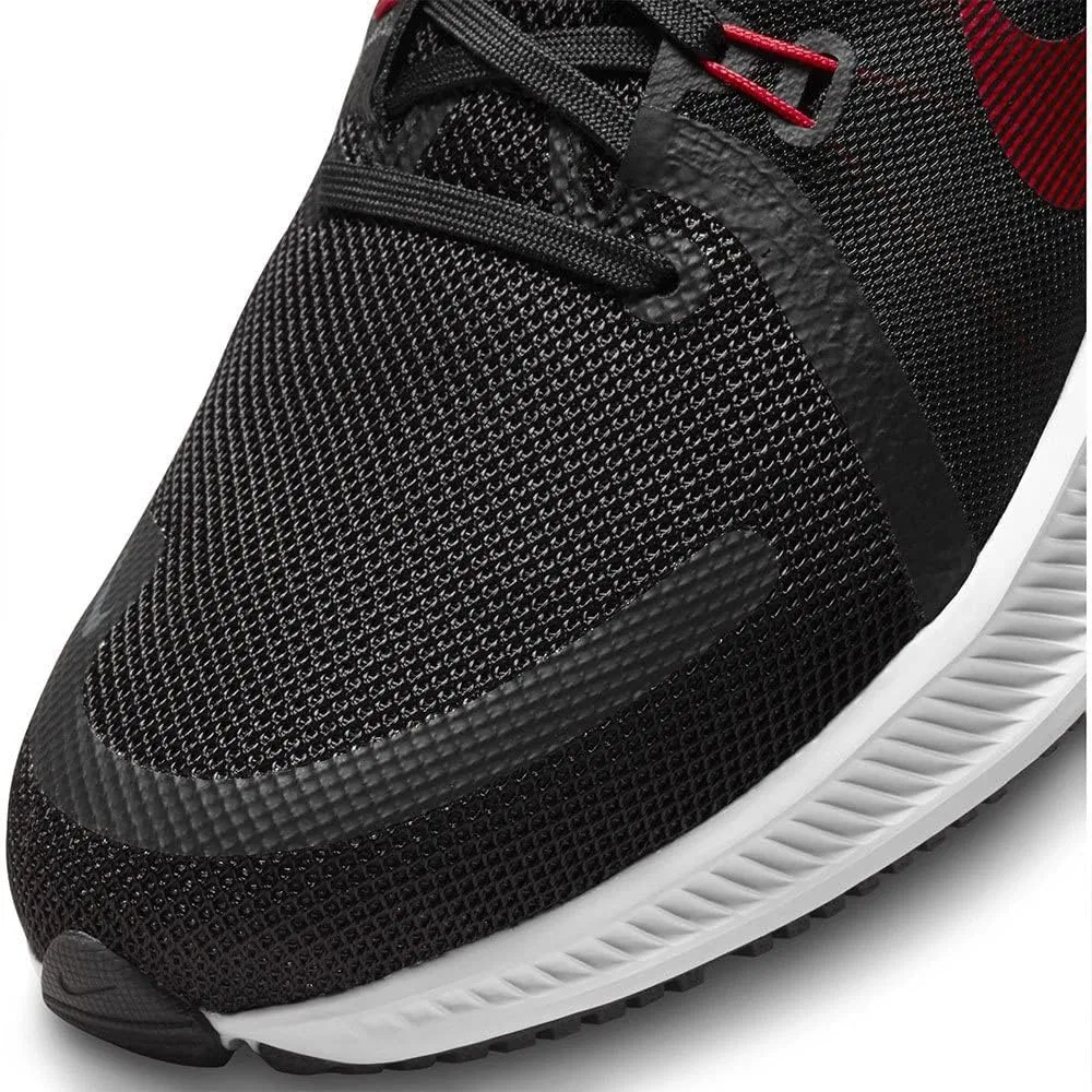 Мужские беговые кроссовки Nike Quest 4, Black University Red White Dk Smoke Grey — фото 2