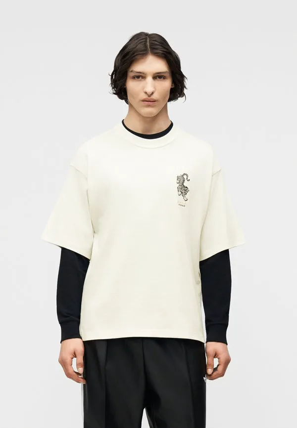 Футболка унисекс с принтом тигра Adidas Originals, Core White — фото 3