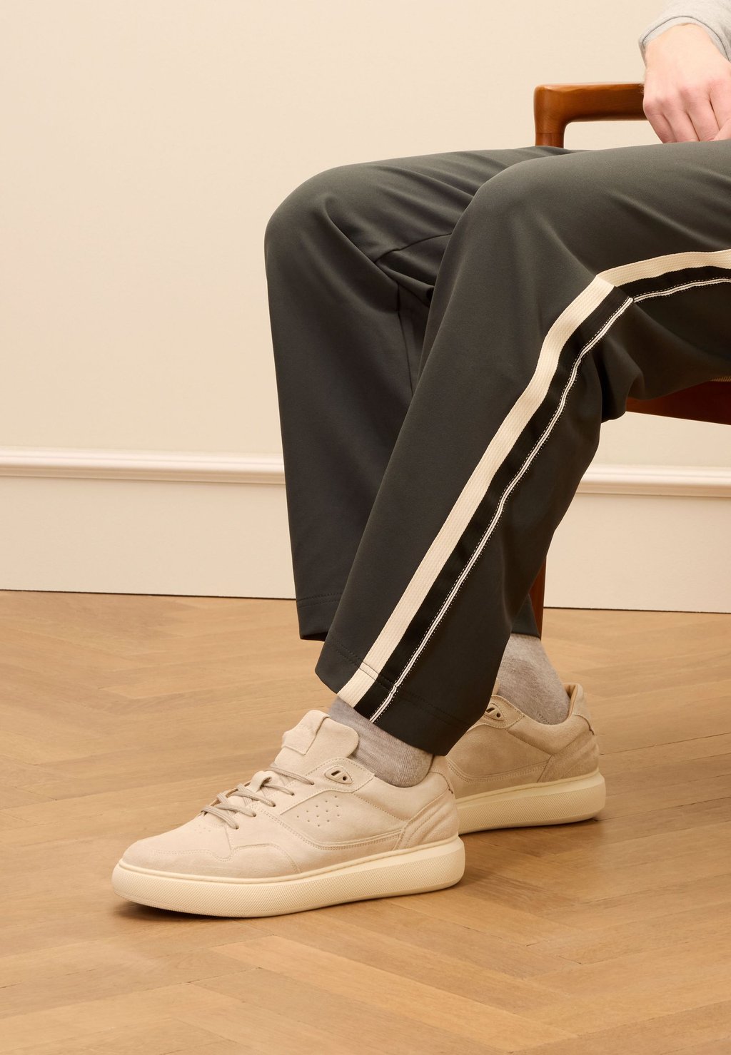 

Кроссовки Manfield, серый