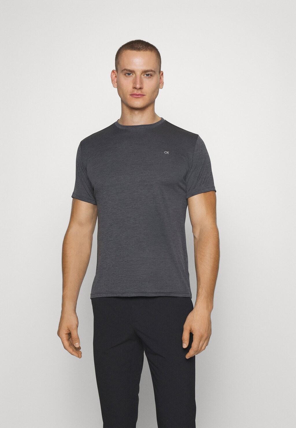 Базовая футболка Tech 2 Pack Calvin Klein, чёрная/серая — фото 3