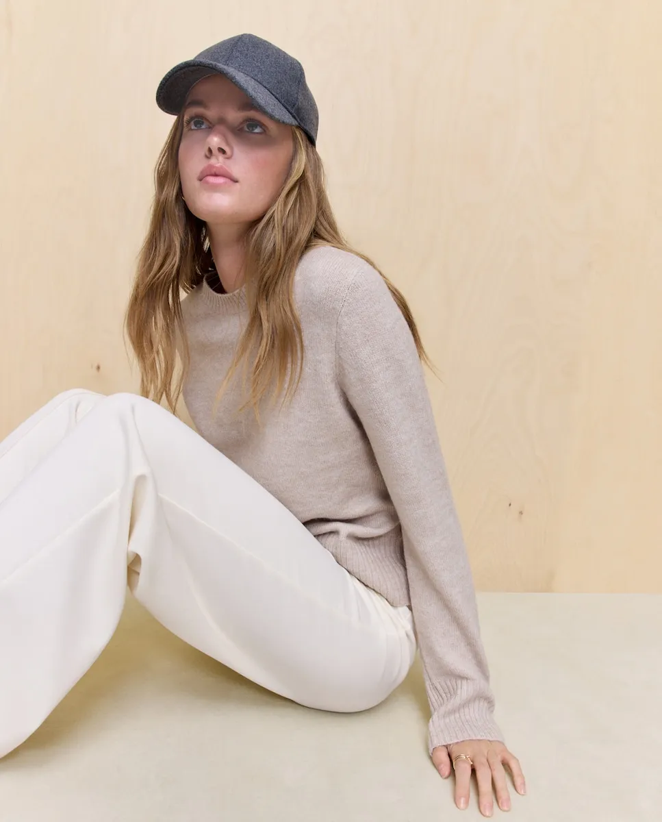 

Женский свитер мягкой вязки с круглым вырезом Easy Wear, бежевый