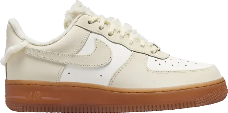 Кроссовки Wmns Air Force 1 '07 LX 'Sail Gum Faux Fur', белый