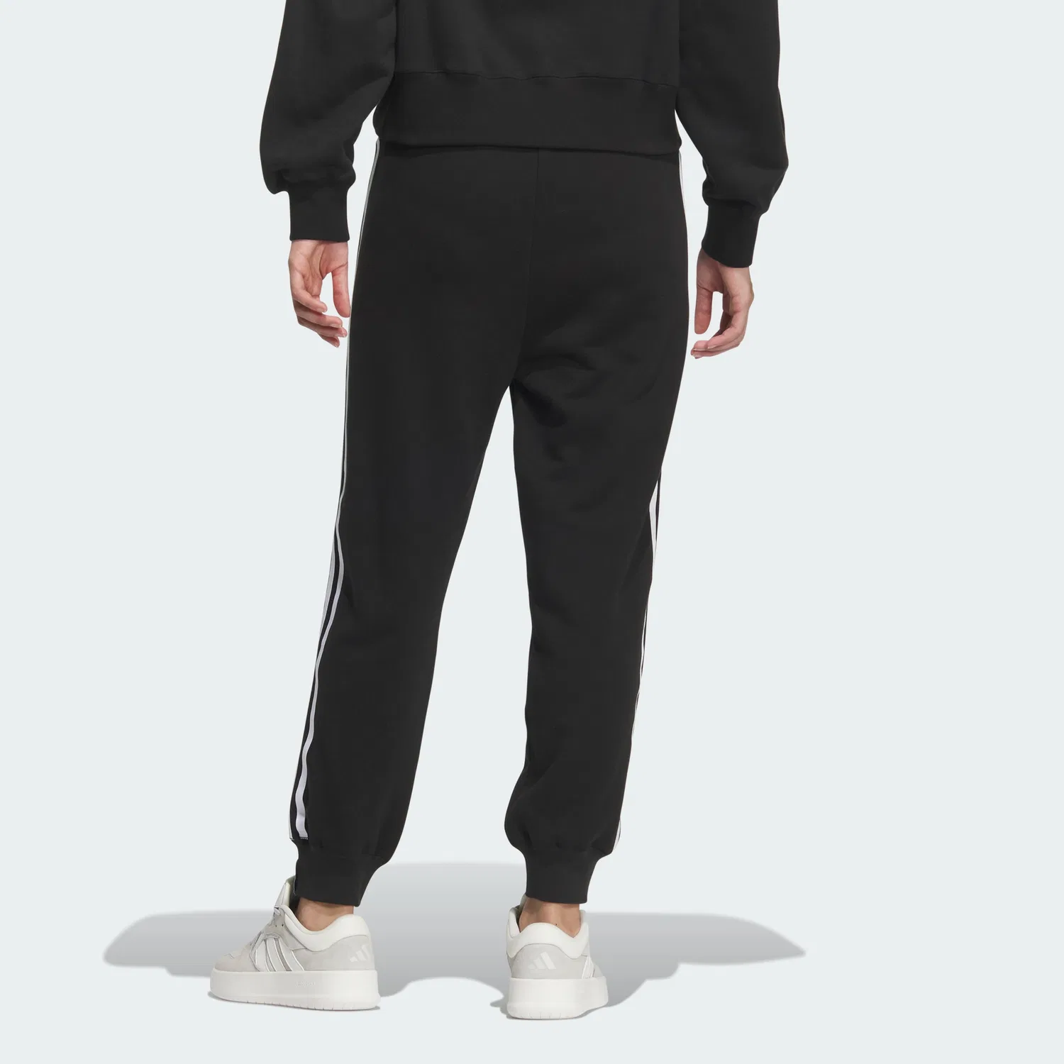 Женские зауженные брюки Essential+ 3S French Terry чёрные от Adidas — фото 2