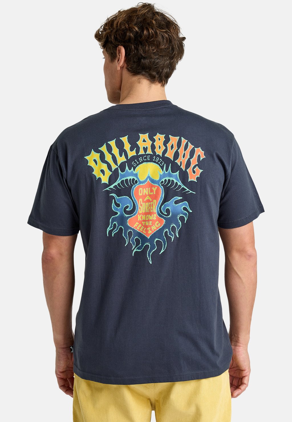 

Футболка с принтом HOMEGROWN - SHORT-SLEEVE SCREEN TEE Billabong, темно-синий