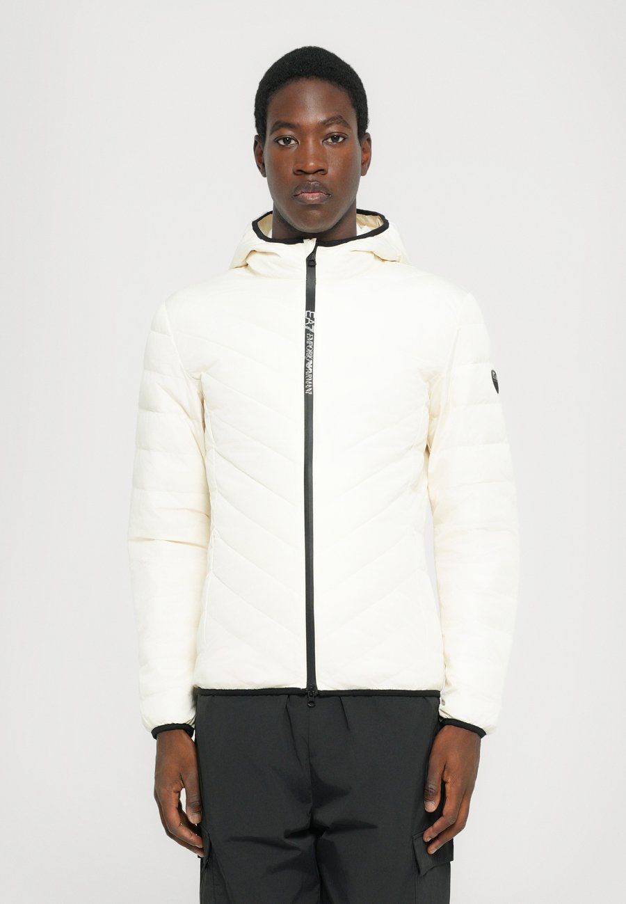 

Куртка EA7 Emporio Armani TRAIN PREMIUM JACKET, Vanilla Ice/Off-White