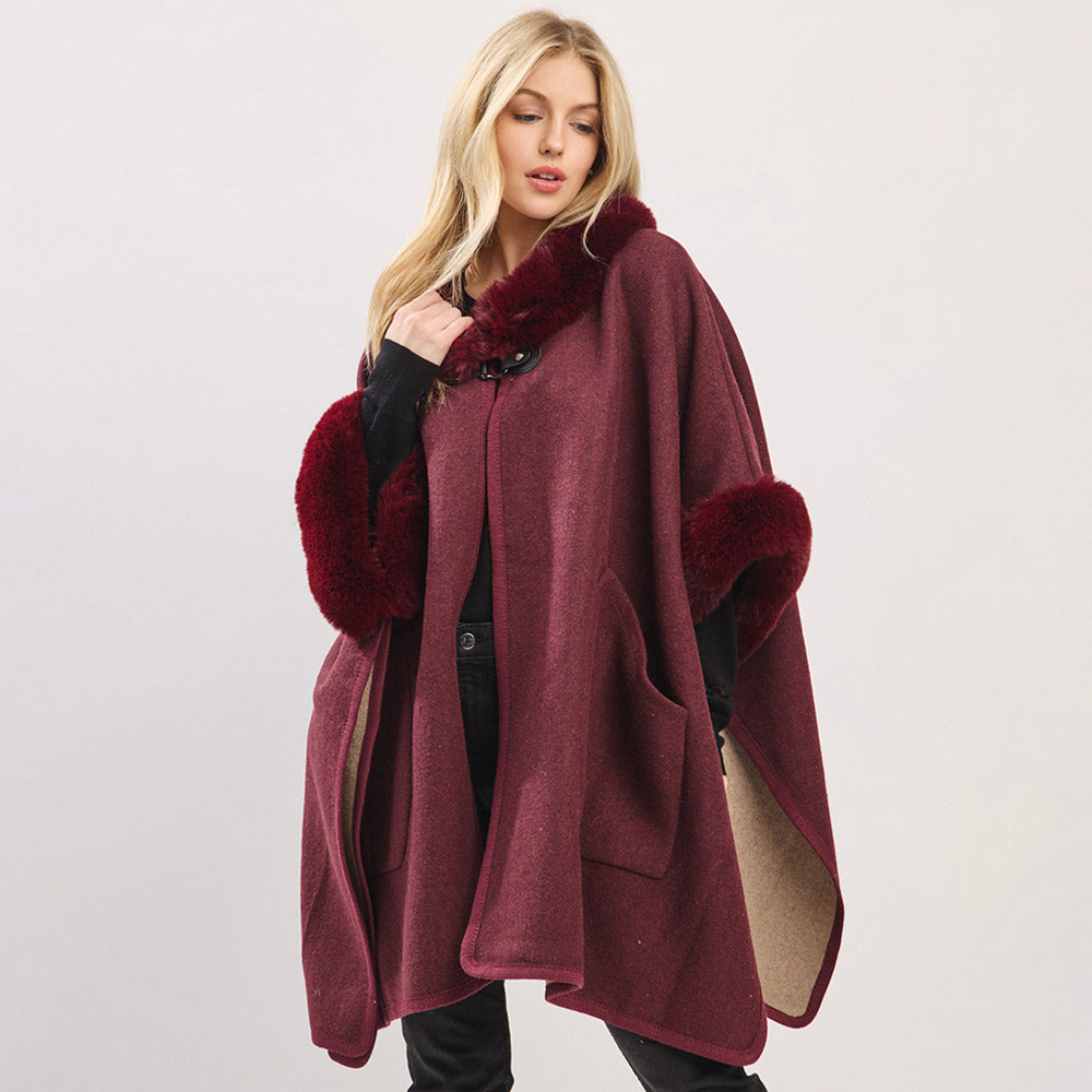 

Каппа-пончо с отделкой из искусственного меха и застежкой-кнопкой спереди TRUEDAMES, Burgundy
