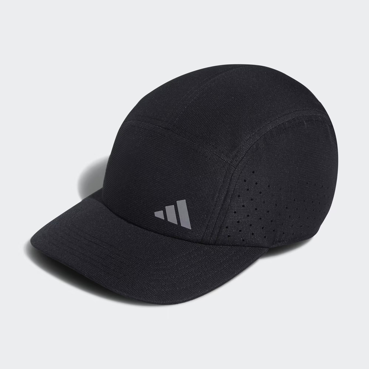 

Суперлайтовая спортивная шапка Adidas, цвет Black/Reflective Silver