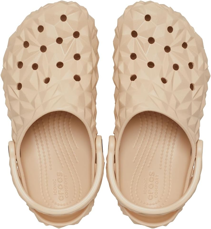 Унисекс сабо Crocs Classic Geometric, 7 Women/5 Men Shitake — фото 4