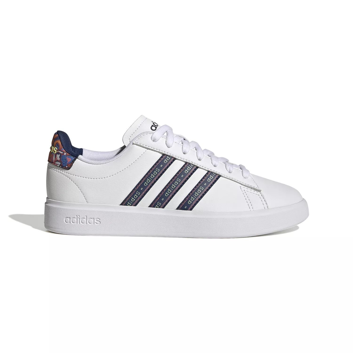 

Женские теннисные туфли adidas Grand Court Cloudfoam Lifestyle adidas, черный/белый