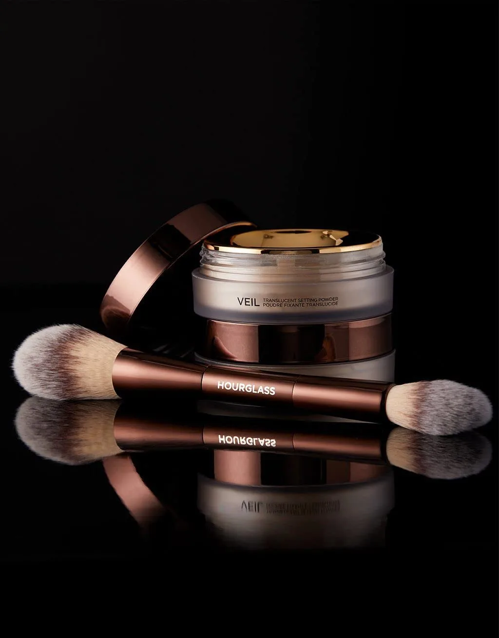 Набор пудры и кисти для фиксации макияжа Hourglass Veil Translucent Setting Powder and Brush Set- Medium — фото 4