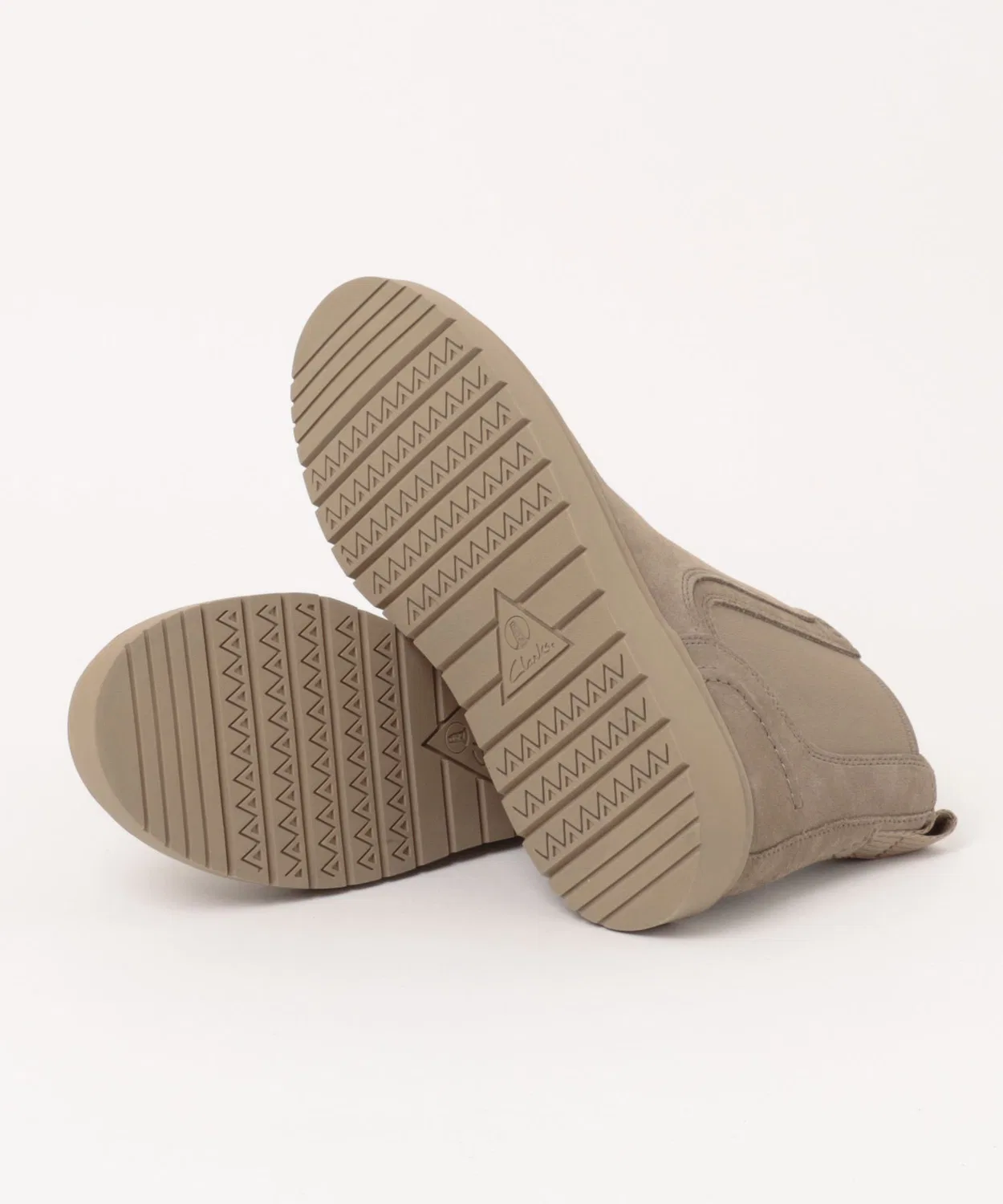 Ботинки челси Clarks POLDEN EASY из премиум замши, на C360 EVA подошве, цвет санд беж — фото 3