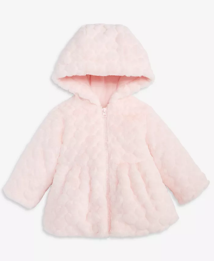 

Детская куртка с капюшоном и тиснеными сердечками из искусственного меха First Impressions