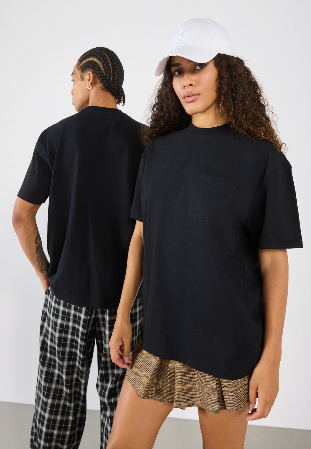 

Базовая футболка UNISEX YOURTURN, черный