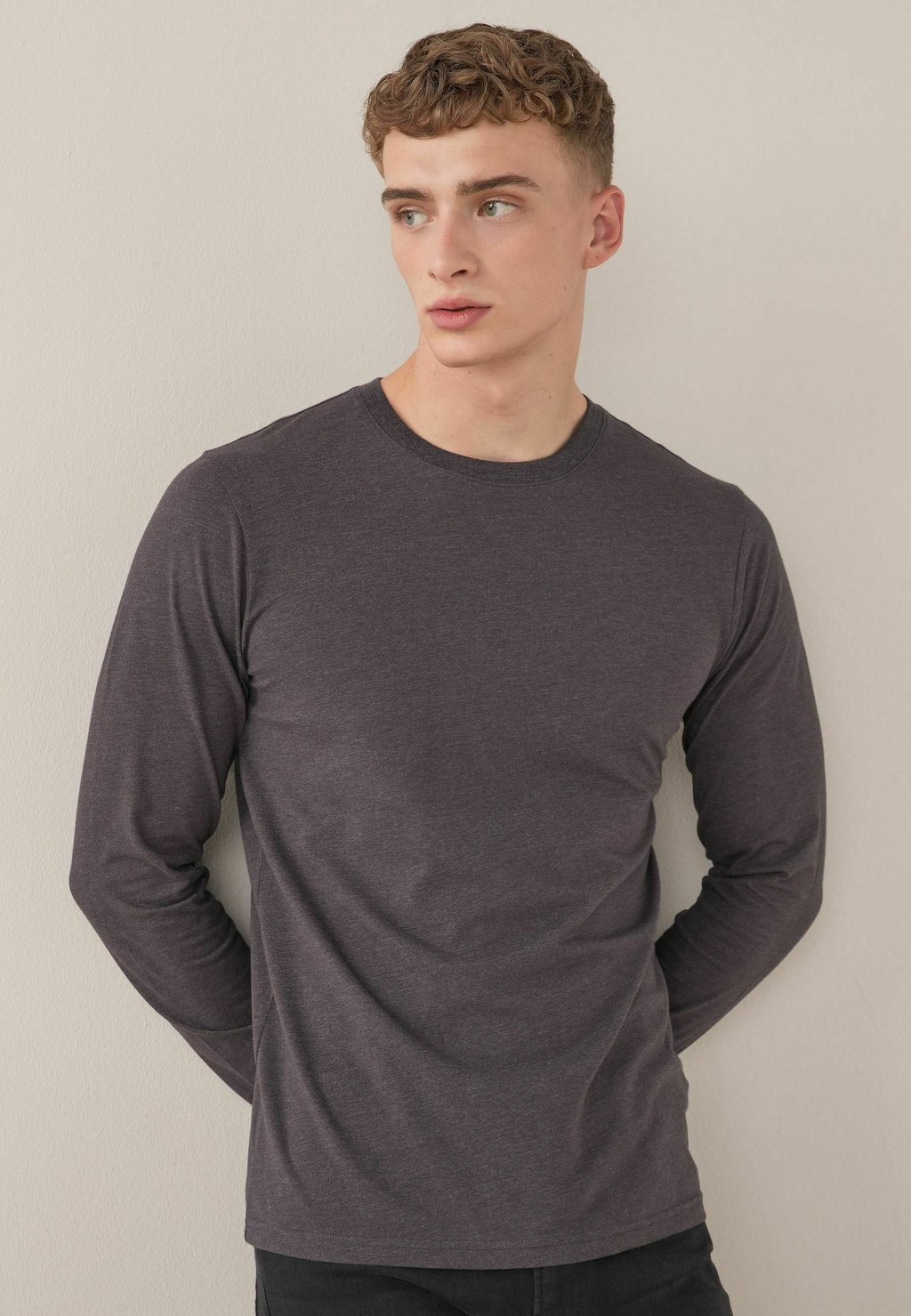 Топ с длинными рукавами CREW NECK SLIM FIT Next, темно-серый — фото 2