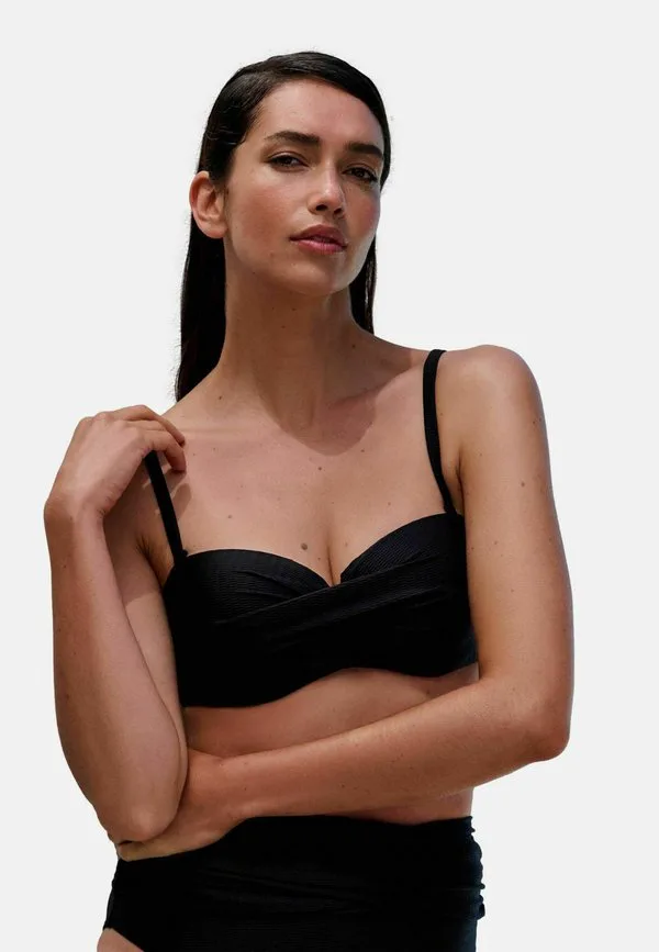 

Бикини-Топ стандартного кроя с текстурированной поверхностью и перекрученным передом Mint Velvet, Black, Черный, Бикини-Топ стандартного кроя с текстурированной поверхностью и перекрученным передом Mint Velvet, Black