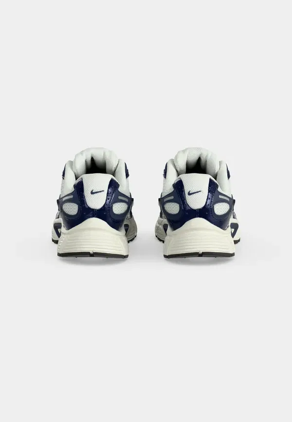 Кроссовки Nike Sportswear V5 rnr, белый/тёмно-синий/металлик-серебристый — фото 4