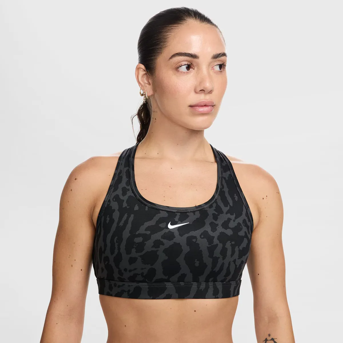 

Женская футболка Nike Swoosh, черный
