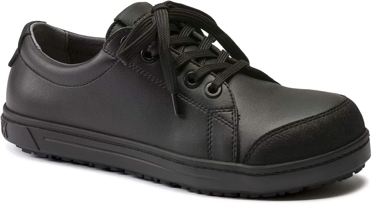 Защитные ботинки Birkenstock QS 500 S3 сертифицированы по стандарту EN ISO 20345:2011, что означает наличие водонепроницаемых микроволокон, черный