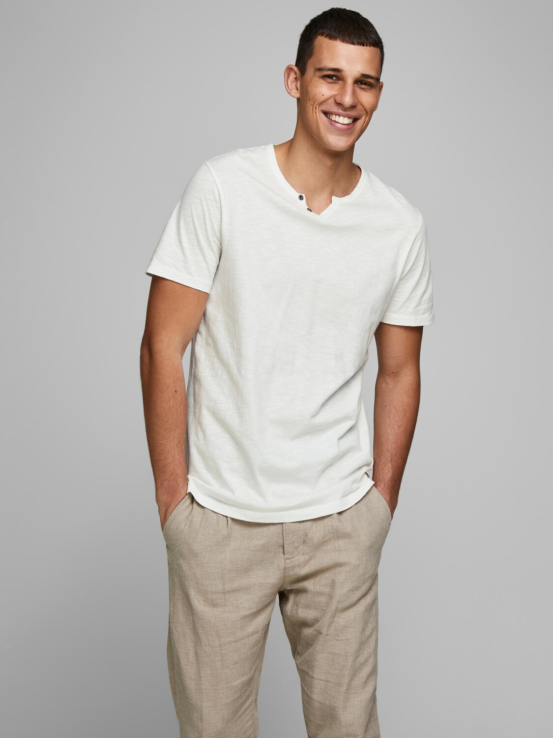 

Футболка Jack & Jones V Neck Kurzarm mit Knöpfen JJESPLIT, белый