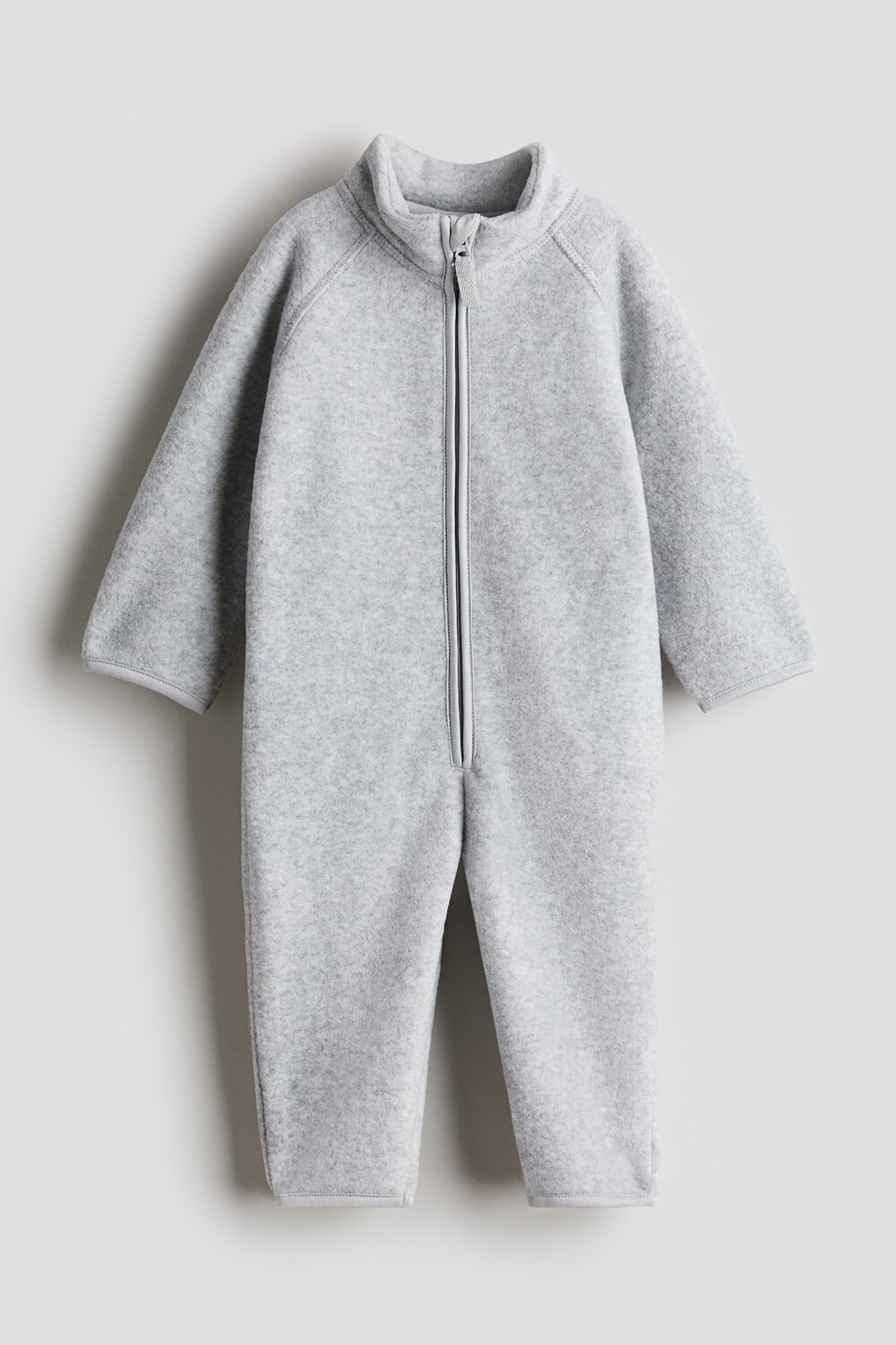 

Комбинезон из флиса. H&M, серый