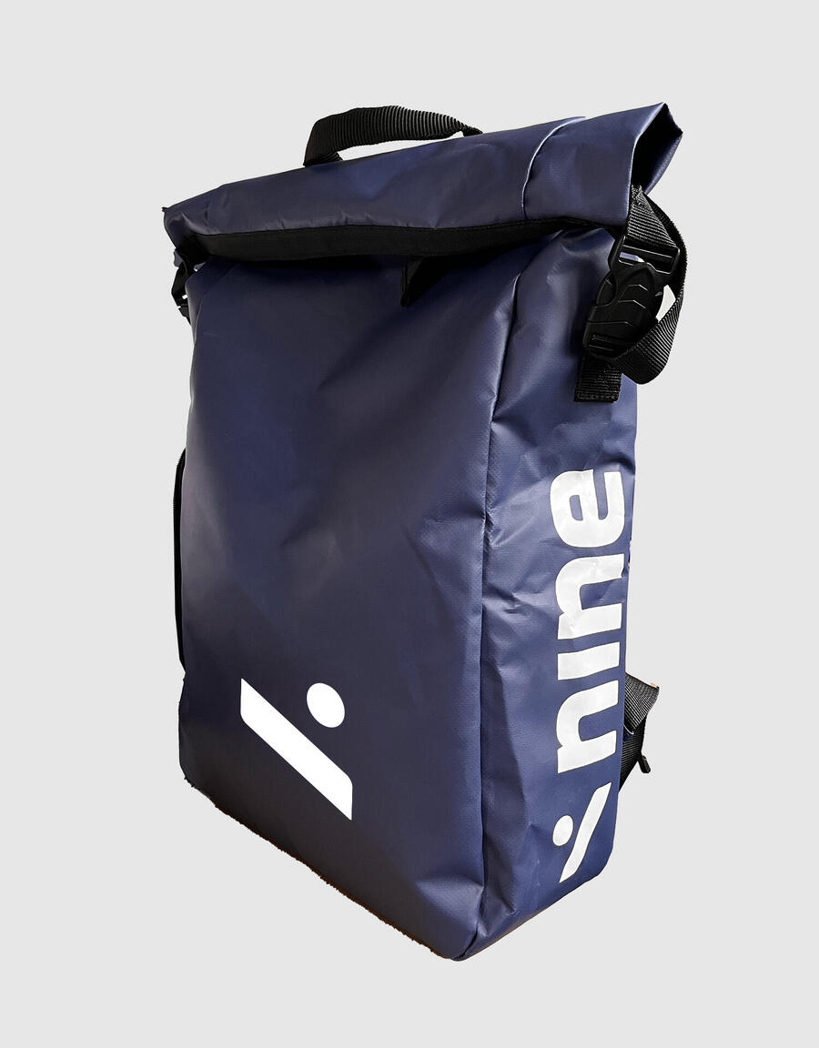 

NINESQUARED Водонепроницаемый спортивный рюкзак унисекс 20 л - "Ora" тёмно-синий