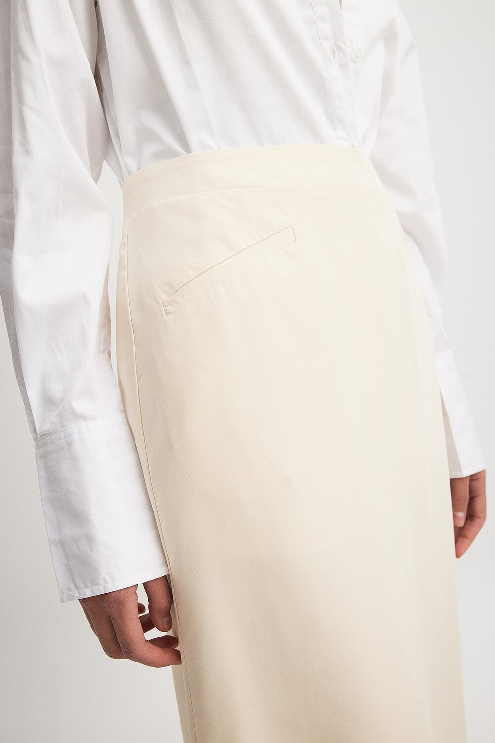 

Длинная юбка FLOWY POCKET DETAIL MAXI SKIRT NA-KD, бежевый