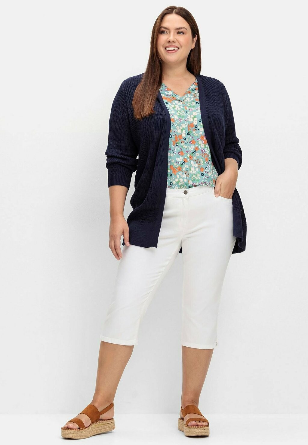

Джинсовые шорты CAPRI Sheego, цвет White Denim