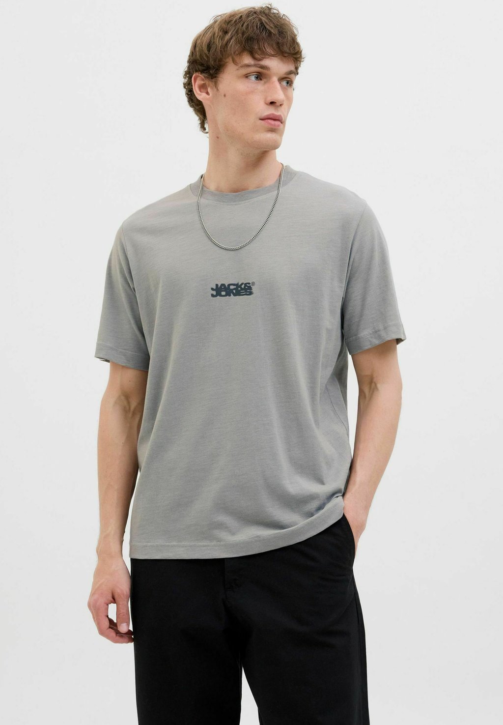 

Футболка с принтом LOGO RUNDHALSAUSSCHNITT Jack & Jones, серый