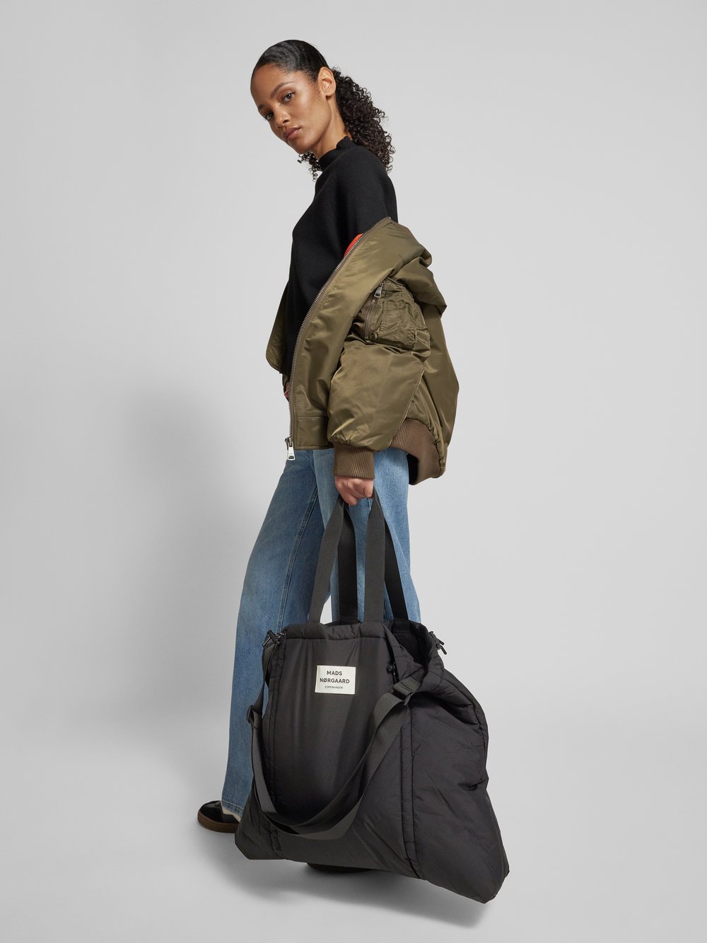 

Сумка с нашивкой-лейблом, модель «Recycle Taylor Bag» MADS NØRGAARD, черный