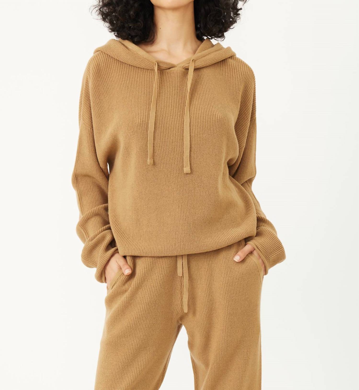 

Толстовка Jia цвета Camel Stitches & Stripes