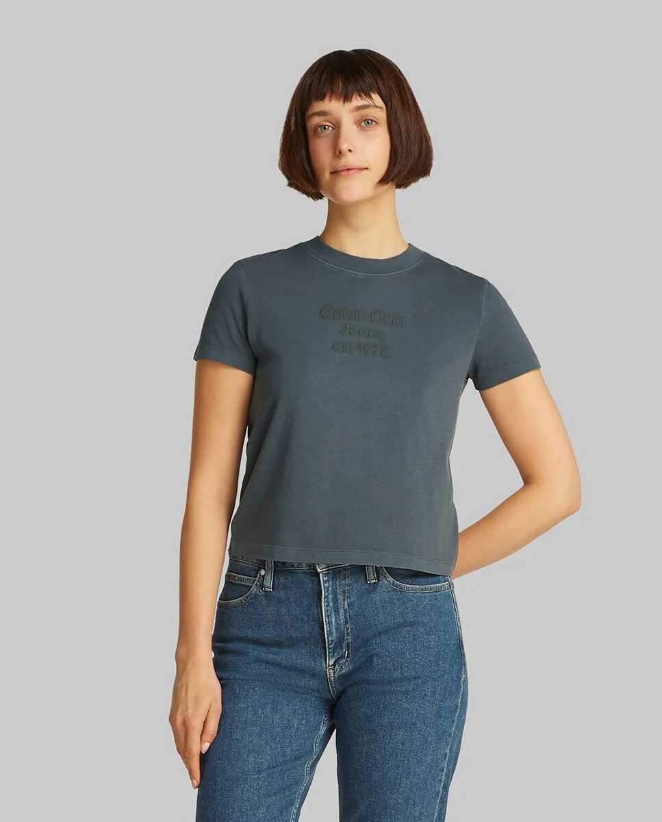 

Женская футболка с коротким рукавом и логотипом в тон Calvin Klein Jeans, черный