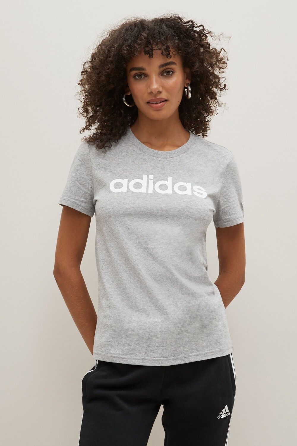 

Облегающая одежда для отдыха Essentials с логотипом adidas, серый