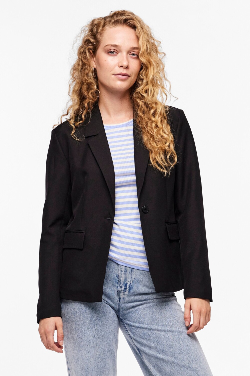 

Жакет приталенного кроя Pieces, черный