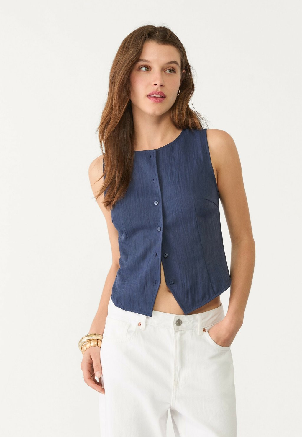 

Жилет TEXTURED WITH BUTTONS Stradivarius, темно-синий